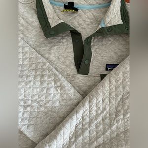 patagonia crewneck brand new condition